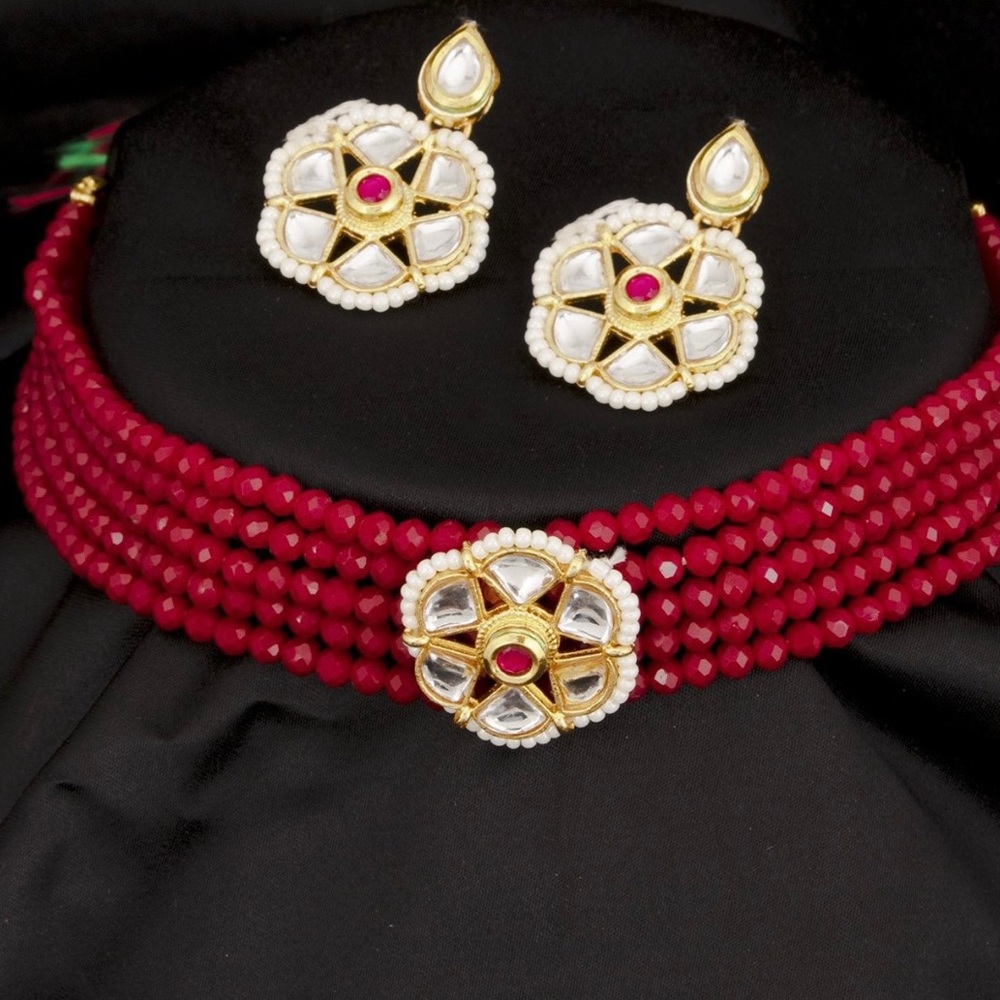 Beautiful chokar Nacklace with earrings